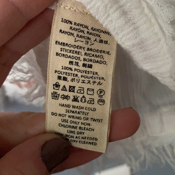 FREE PEOPLE size medium white embroidered tank top blouse with v neck line - Picture 7 of 8